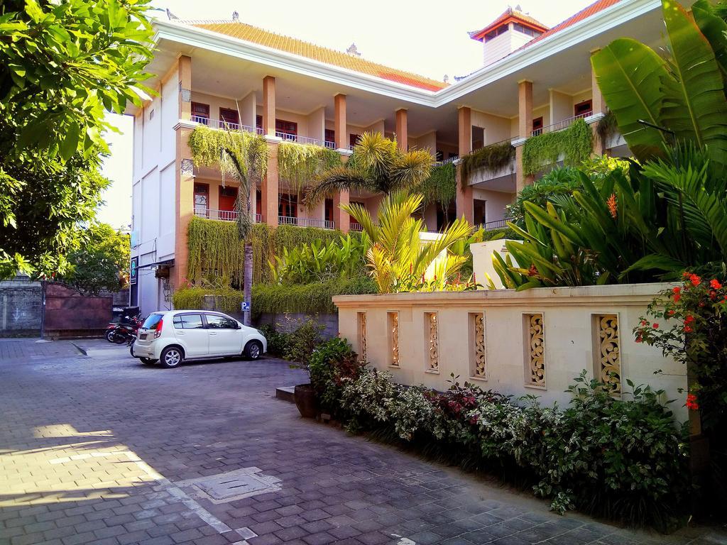 Pondok Anyar Hotel Kuta  Exterior photo
