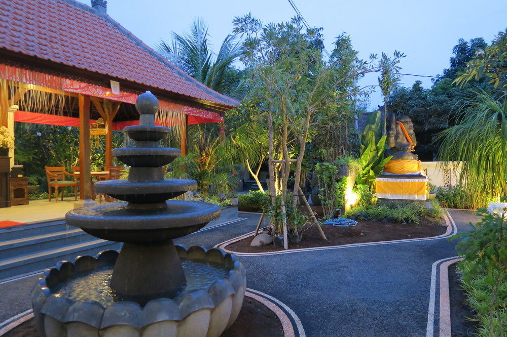 Pondok Anyar Hotel Kuta  Exterior photo